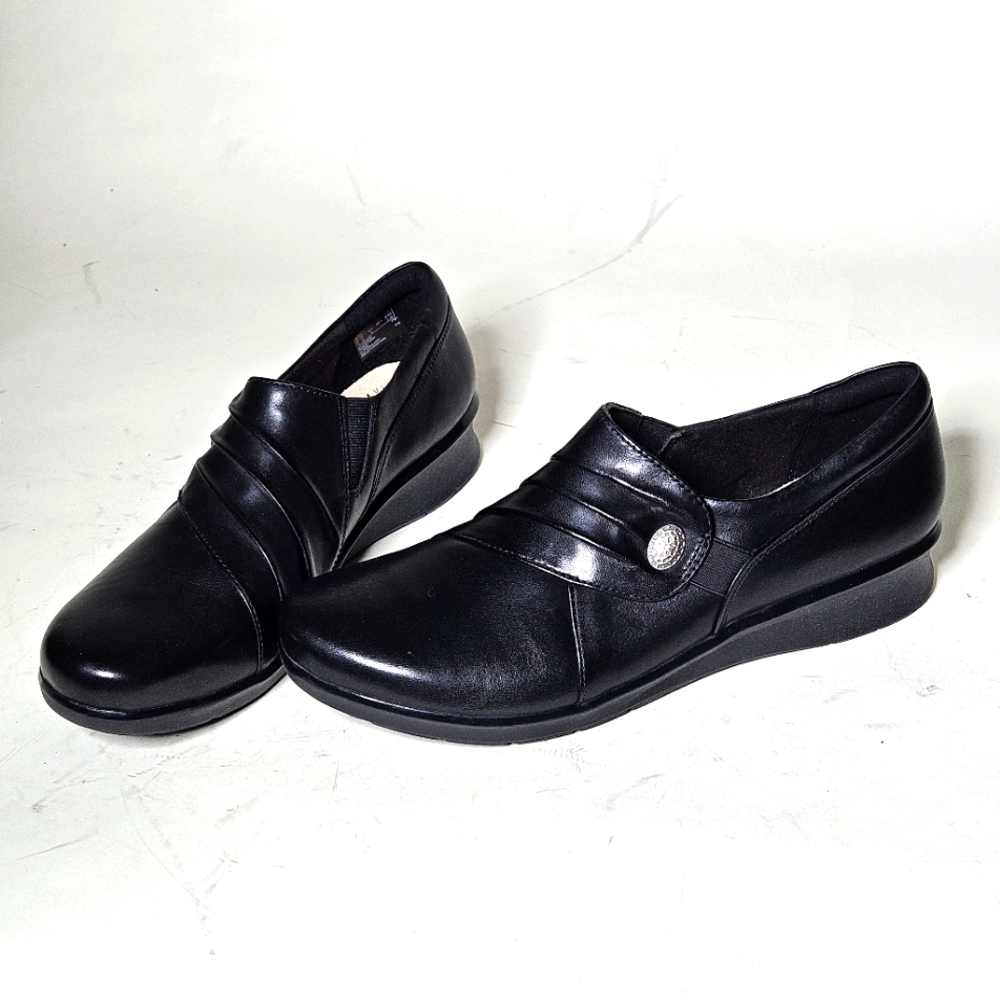 Women's Black Leather Slip-On Shoes. Size 8.5